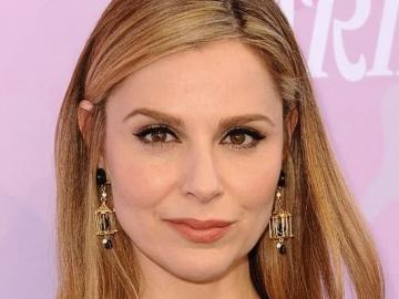 Cara Buono