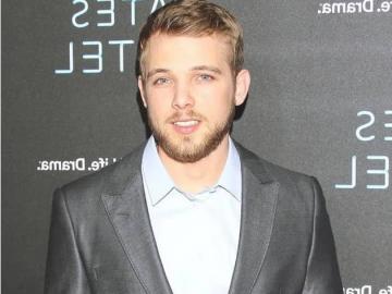 Max Thieriot