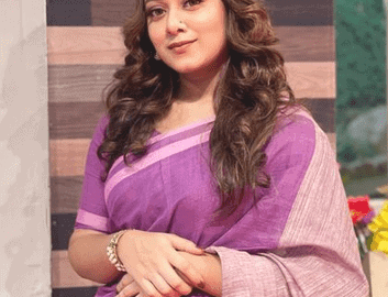 Prarthana Fardin Dighi in Sari