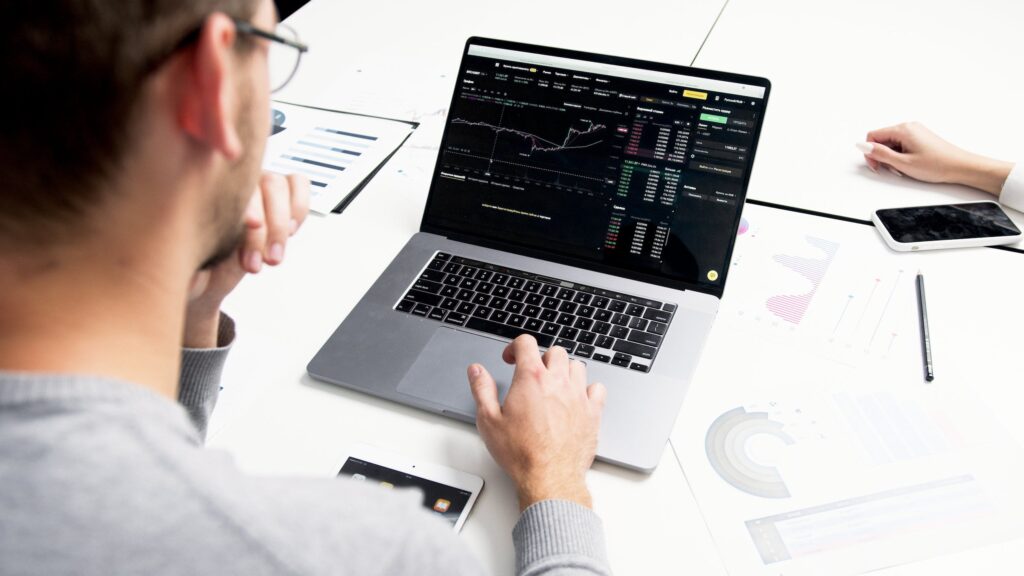 Guide to Buying and Investing in Bitcoin - Social News Daily - Vimarsana News