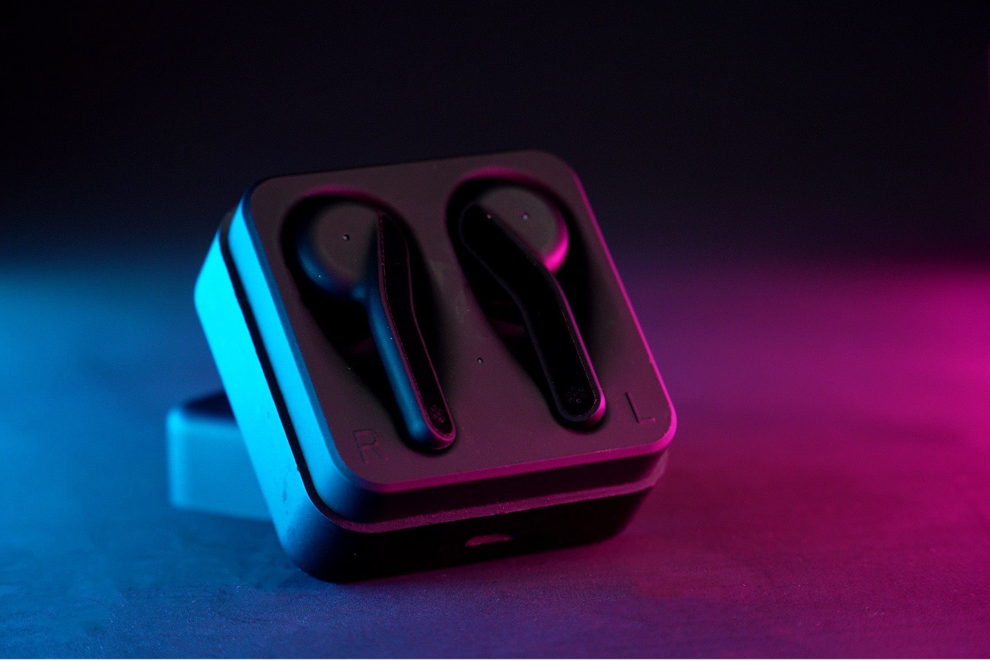 Groove to The Beats with 4 Wireless Earbuds - Social News Daily - Vimarsana News