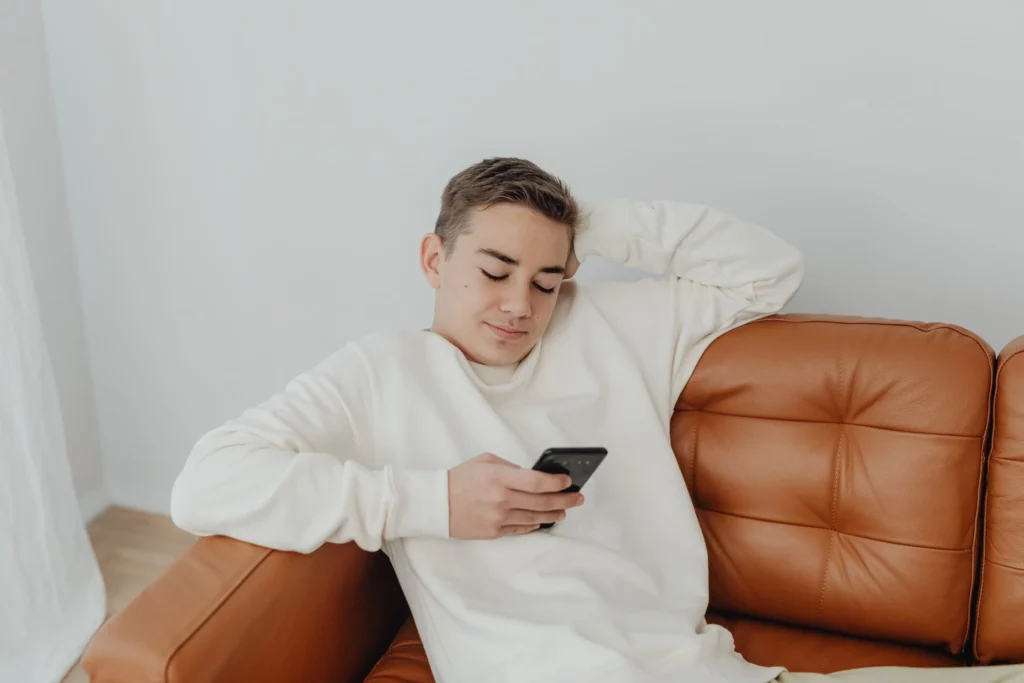 Top Trends in Social Media Live Streaming for 2024 - Vimarsana News