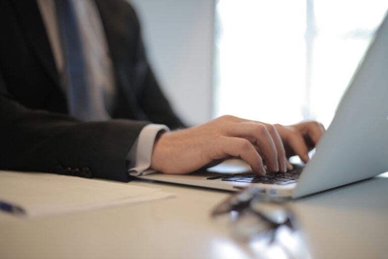 Private Investigation in E-commerce