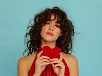 lady red heart